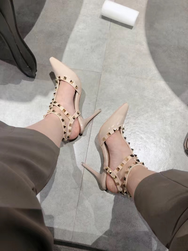 stiletto heels pointed toe