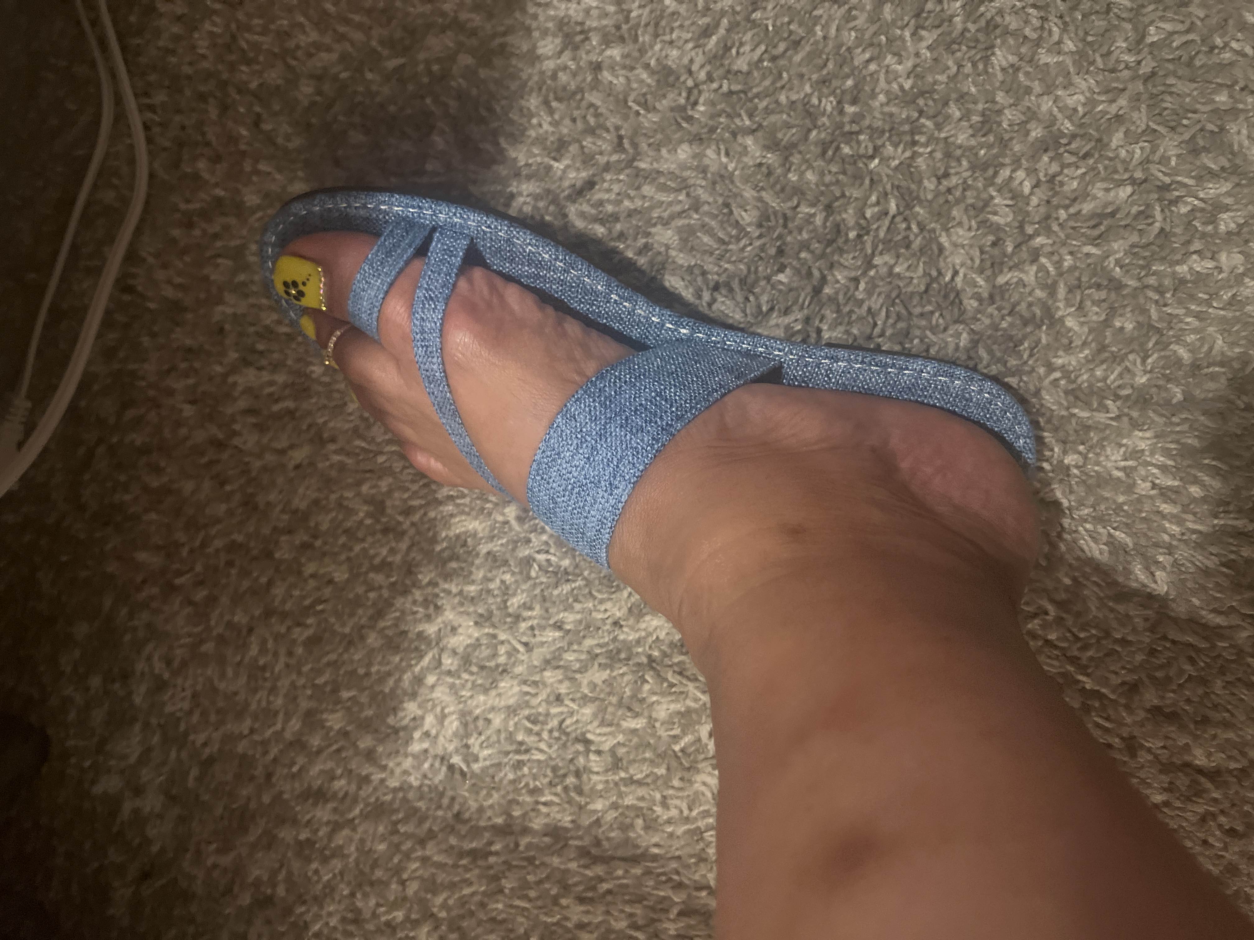 flip flop toe ring