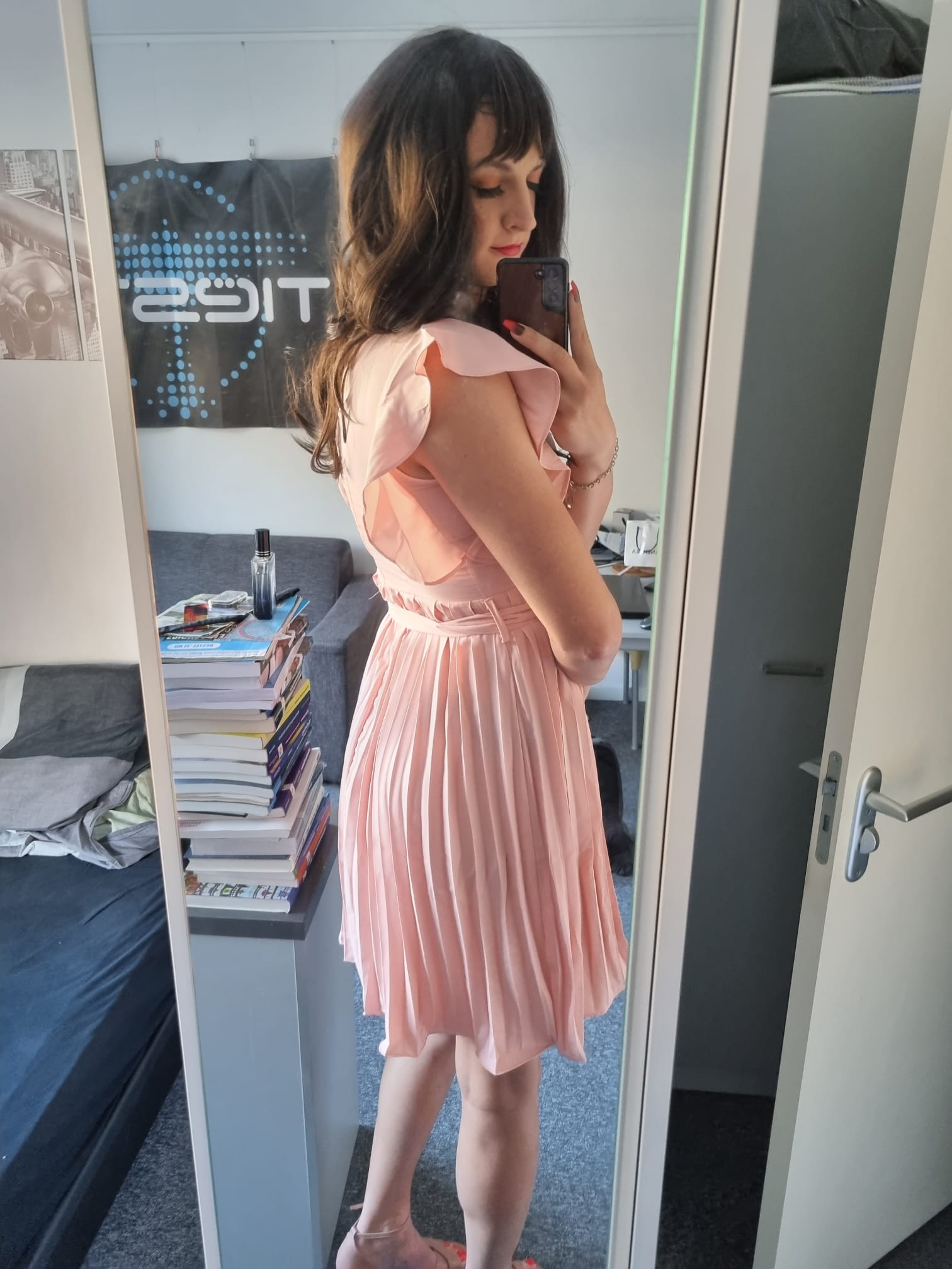 Robe de travail pliss?�e ?� manches flottantes avec ceinture