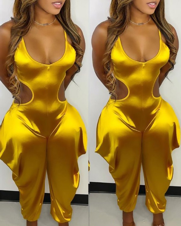 Satin ärmlös U -hals ruched cutout jumpsuit