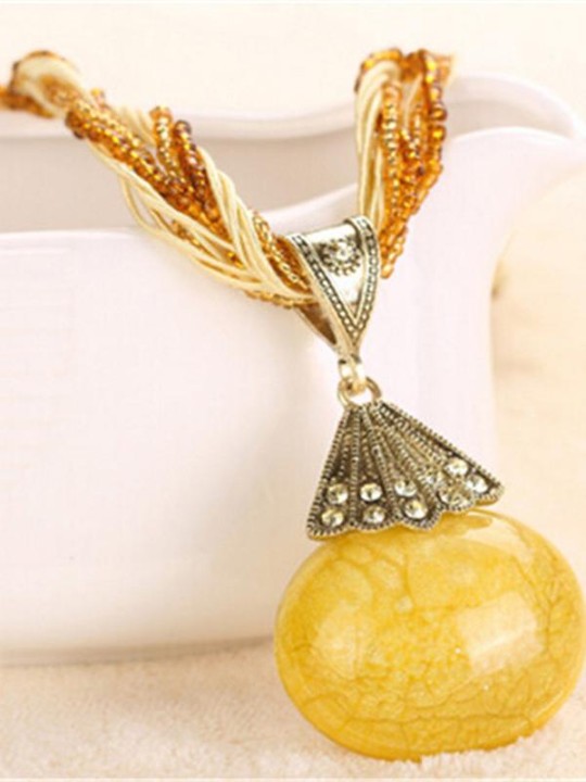 Cadena de piedra redonda nueva piedra amarilla de las mujeres Collar de cadena nacional eólica de Bohemia