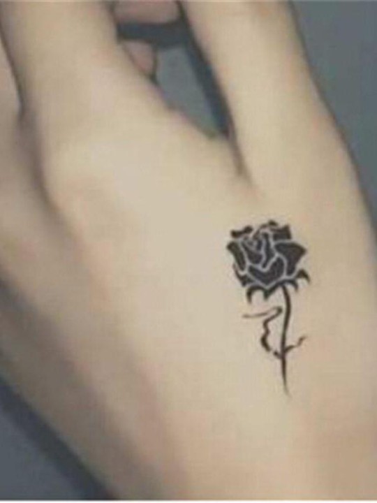 Karlar og konur vatnsheldir fölsaðir húðflúralímmiðar Lítil mynstur Lítill fingur Ferskir rangir tímabundnir húðflúralímmiðar