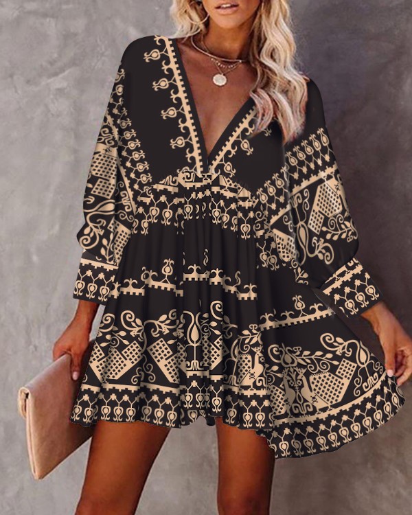 All Over Print V-Neck Fold Pleated Dress