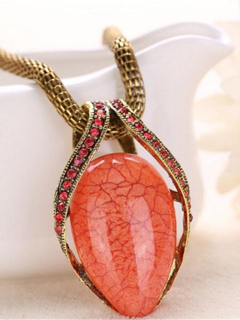 Kvinders nye vanddråbeformkæde Retro Bohemian National Wind Pendant Necklace