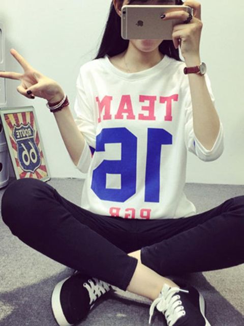 T-shirt unisexe de couleur blanche à la mode d&#39;automne à manches longues en coton à manches longues Sweat-shirt de grande taille pour femmes