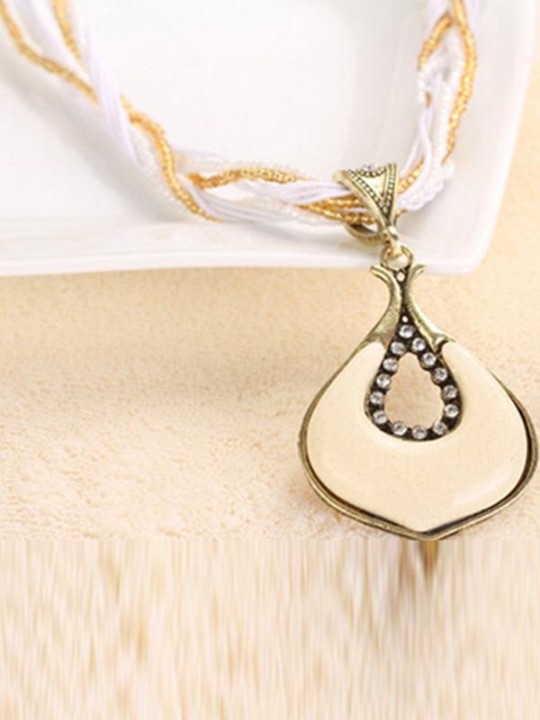 Collar en forma de U geométrica de la nueva forma geométrica en forma de U de la cadena blanca de Bohemia