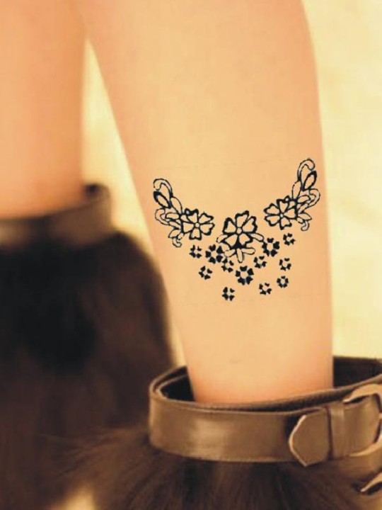 Sexig smal flockande stilfull tatuering Små blommor Blommönster Mesh Sheer Strumpor Strumpbyxor