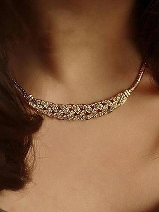 Nytt mode diamant ihåliga blad kedja hängsmycke smycken tillbehör