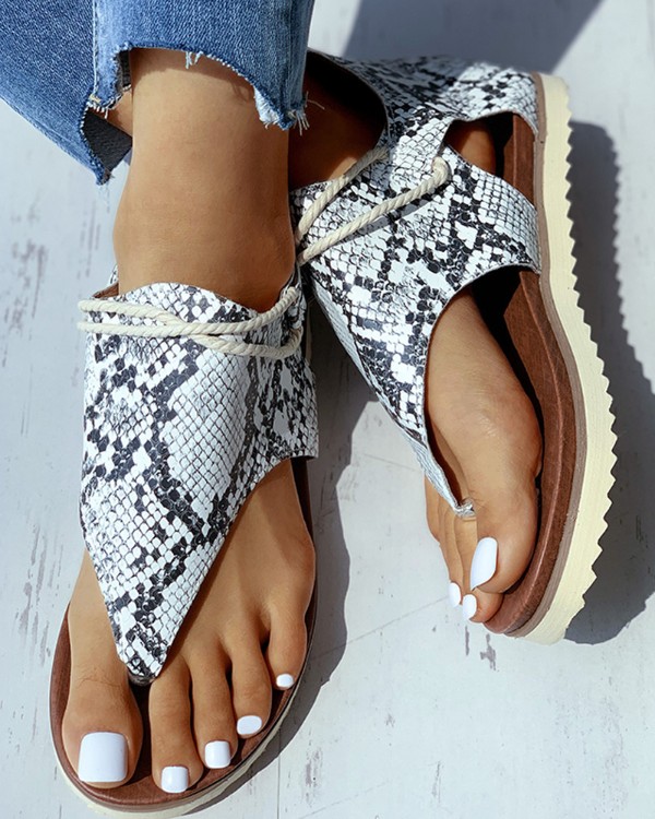 Cut Out Flat Sandals Online. Discover hottest trend fashion at ivrose.com