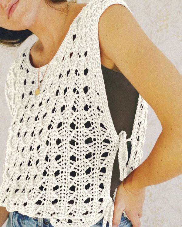 Round Neck Sleeveless Hollow-out Crochet Sweater
