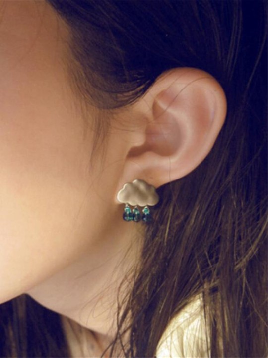 1 pari Korea Vogue Cool Clouds Raindrop Beads Club Lady korvakorut 2 väriä