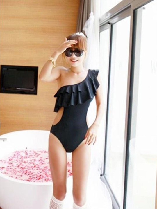 Novas Mulheres Um Ombro Triângulo Oco Out One pieces Monokini Ruffle Swimwear Maiô Beachwear