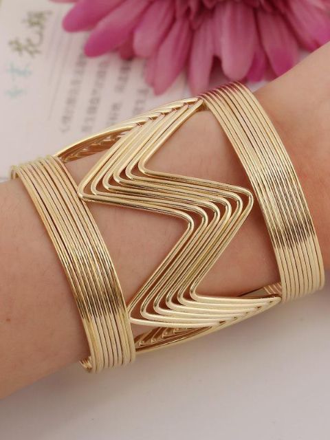 Lankaranneke liioitteleva korut punk tyyliin hammered nippu ranneke rannerengas