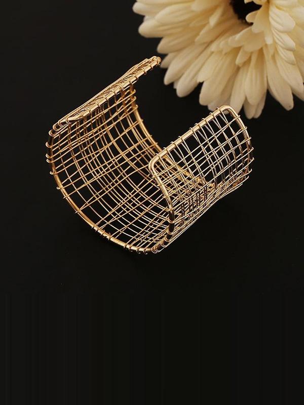 Lankaranneke liioitteleva korut punk tyyliin hammered nippu ranneke rannerengas