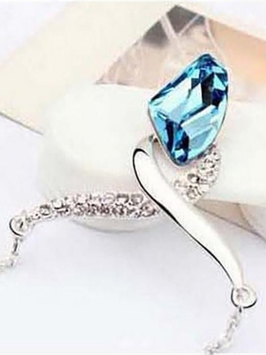 Varma sommar dam mode koreansk stil smycken kristall mode smycken uppsättningar (örhängen / halsband) gåva till henne