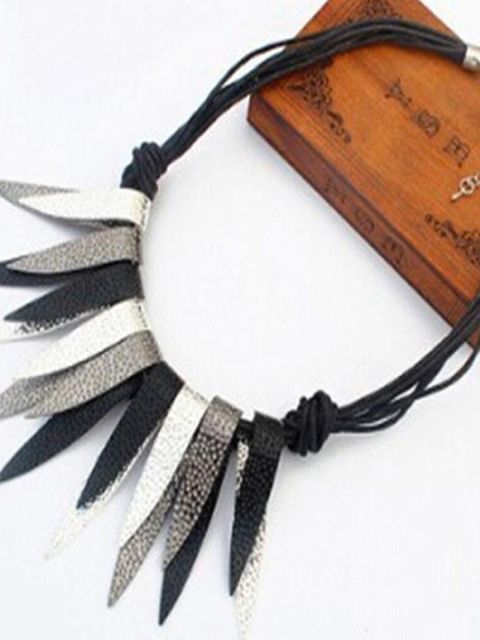 Retro Women Fashion Metal Punk Triangle Necklaces Necklaces Jewelry (2 Colors)