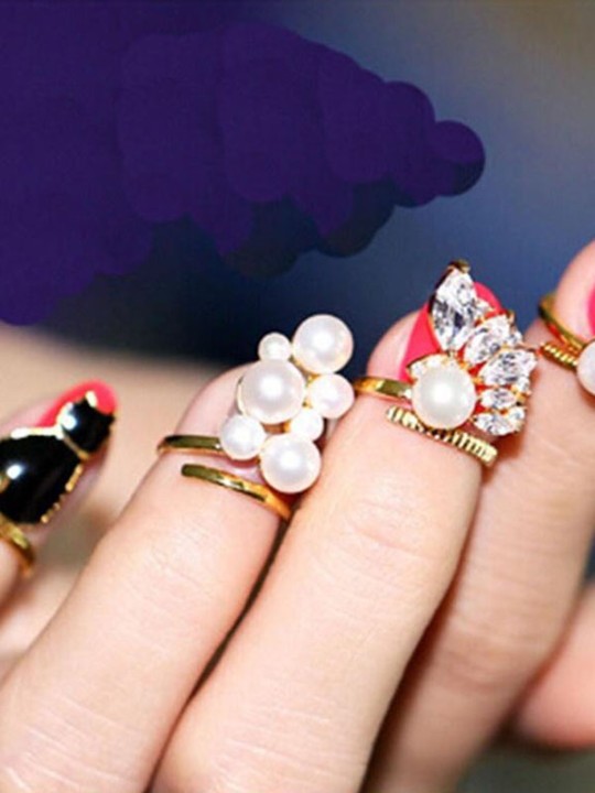 Vintage gullhúðuð pönk stíll 4 stk perlu og demantur sameiginlegur hringur stærð stillanlegir hringir sett