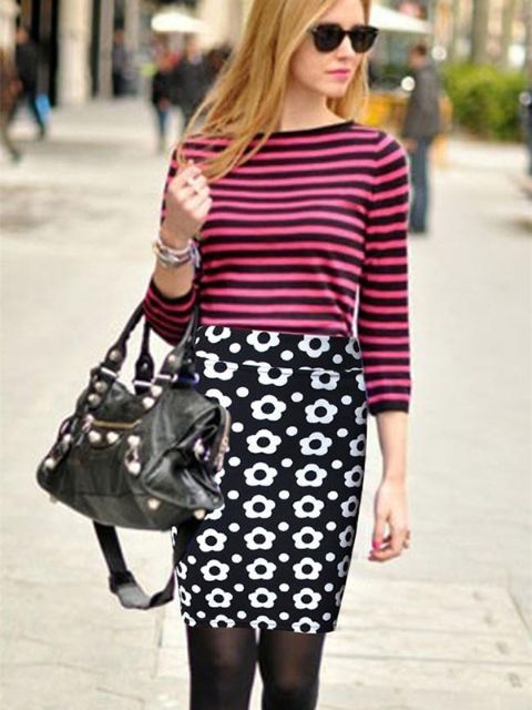 Mode féminine célébrité rétro imprimé floral crayon Mini jupe moulante extensible courte Sexy O / S