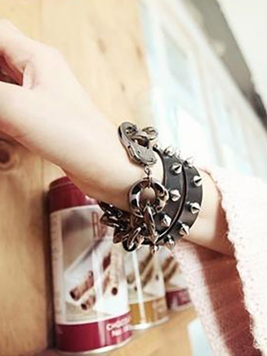 Exaggeration Unisex Womens Multilayer Leather Charm Rivet Cuff Bangle Punk Style Bracelet
