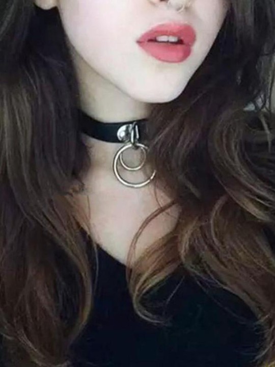 Las mujeres favoritas de cuero remache Punk Goth anillo collar gargantilla Funky collar y colgante