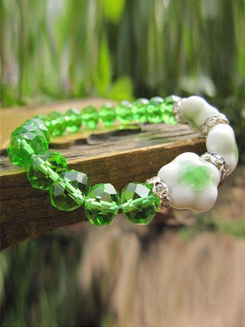 Neuer kreativer heißer Verkauf China Jingdezhen grüne keramische Kristallarmband-Schmucksache-Zusätze