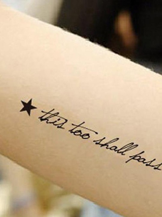 Sexprodukter Tilpassede tatoveringsmærkater Vandtæt engangs små friske stjernetatoveringer til mænd og kvinder plus engelsk mønster