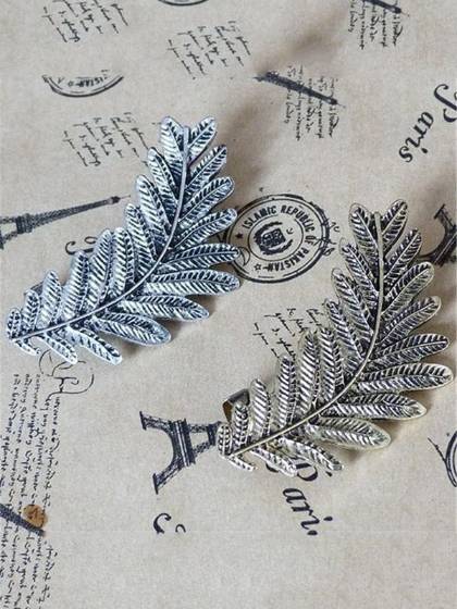 Fashion Unisex New Personality Punk Style Leaves  Design Ear Clip Earrings