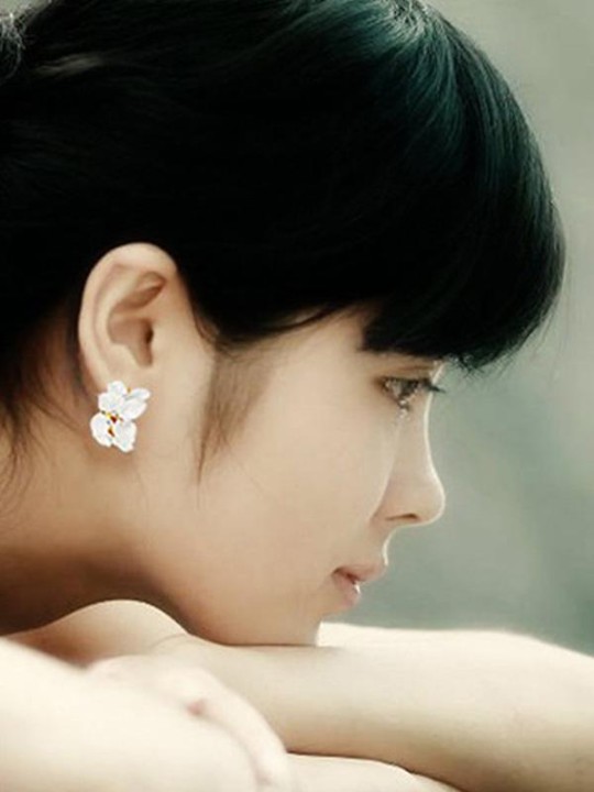 Kvennatíska Nýir glæsilegir Diamond Gardenia blómaeyrnalokkar