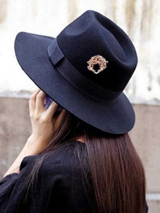New Fashion Creative Diamond Pearl Floral Hats Bags Clothes Accessories Brooch