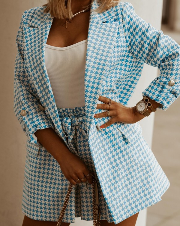 Conjunto de abrigo y pantalón corto con botones y estampado de pata de gallo