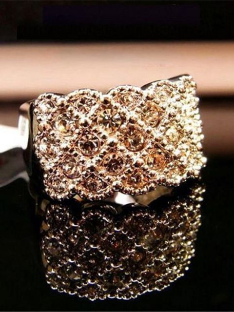 Frauen New Fashion Elegant Süßes Gold Silber Diamant Überzogene Ringe