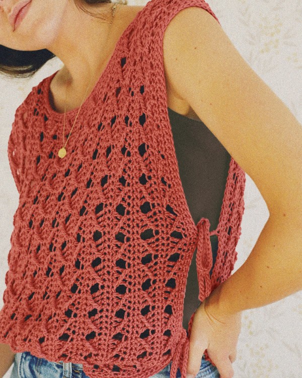 Round Neck Sleeveless Hollow-out Crochet Sweater