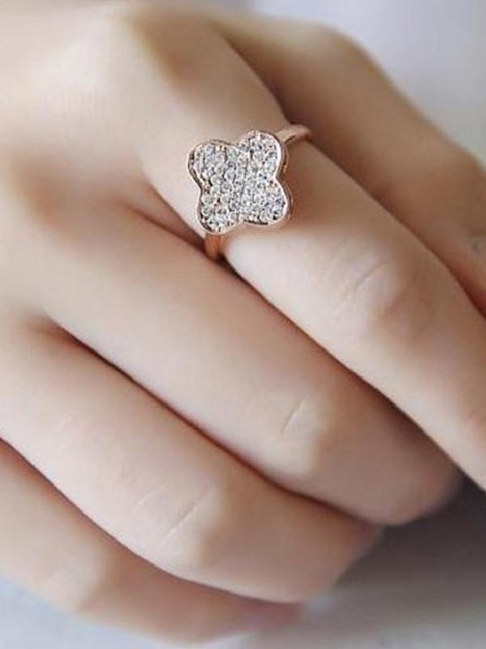 Nýir Gull Elegant Clover Shape demantshringir