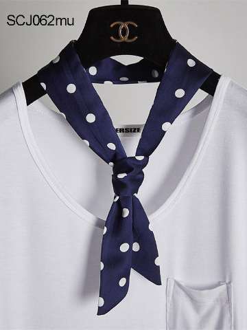 Fashion Beauty / Antique / Polka Dot / Black Feather / Flags Print Ornament Short Scarves Silk Square Scarf Pashmina Gift Scarves Multicolor Ladies Bandana