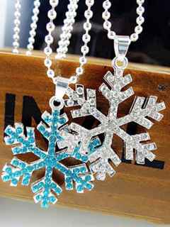 Women's Fashion Cute Frozen Free Fall Snowflakes Necklace Pendant