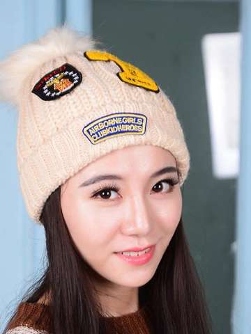 Women's Autumn & Winter Fashion Hat(Random Delivery) Knitted Slouchy Beanie Gorros Bonnet Warm Head Cap With Fuzzy Ball