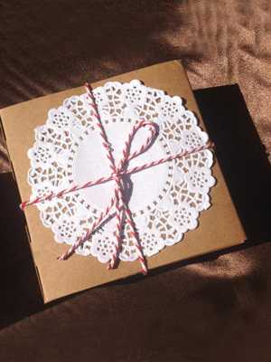 250 Pcs 4.5 Inches Lace Paper Christmas Birthday Wedding Favor Box Packing Accessories Handmade Wrapper Present Packaging Accessories