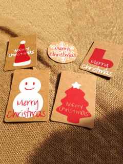 Hot 50pcs/lot 7.4*4.9cm Christmas Kraft Tags Label Seal label Cute Hang Tag Business Cards Gift Decoration