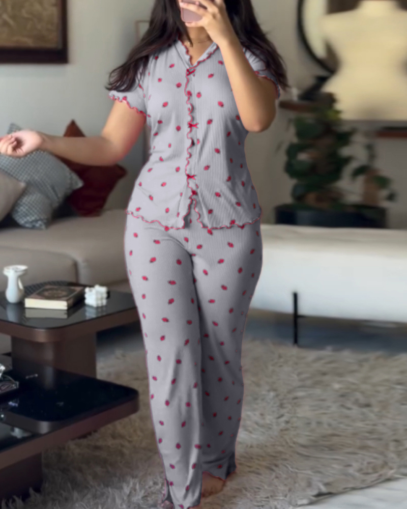 2 Pieces Outfit Strawberry Print Stand Collar Short Sleeve T-shirt and Pants Pajamas Set