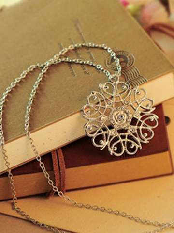 2015 New Design European Pop Hollow Flower Long Necklace Sweater Chain Necklaces & Pendants