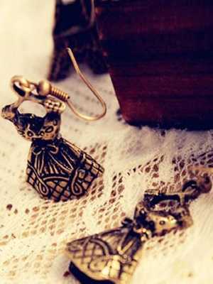 New Fashion Lovely Retro Antique Dress Shape Earrings