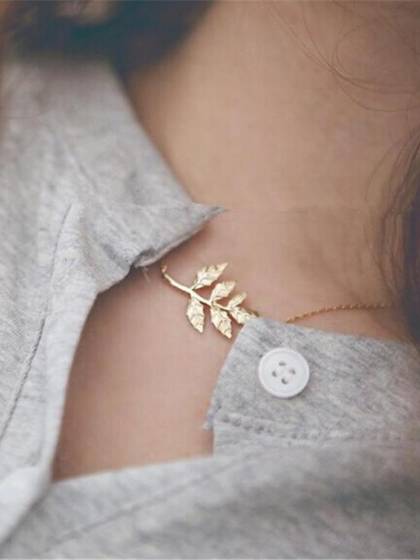 Women Fashion Sweet Golden Embossed Leaf Necklace Boho Party