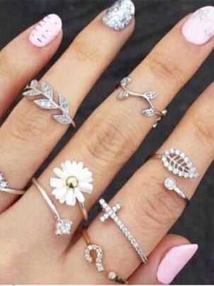 Women Fashion Crystal Rhinestone Cutout Leaf High Polish Ring Joint Ring Set In 2 Color