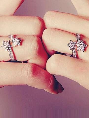 Crystals Around Stars Connected Top of Finger Midi Tip Above The Knuckle Rings