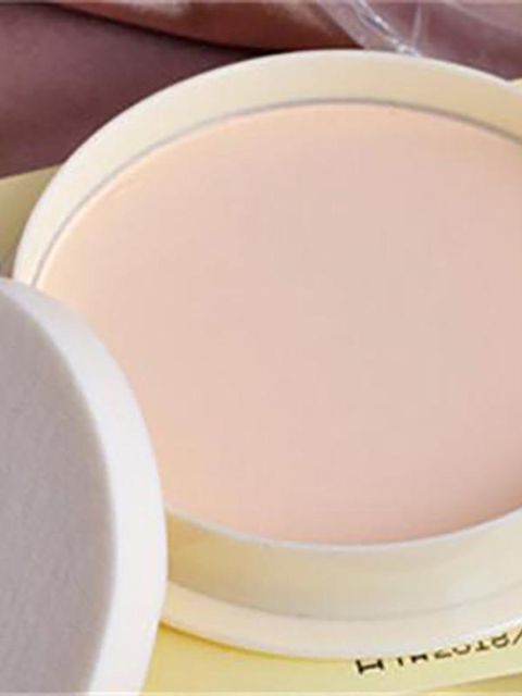 Women‘s wet double soy milk powder pie oil control moisturizing concealer makeup