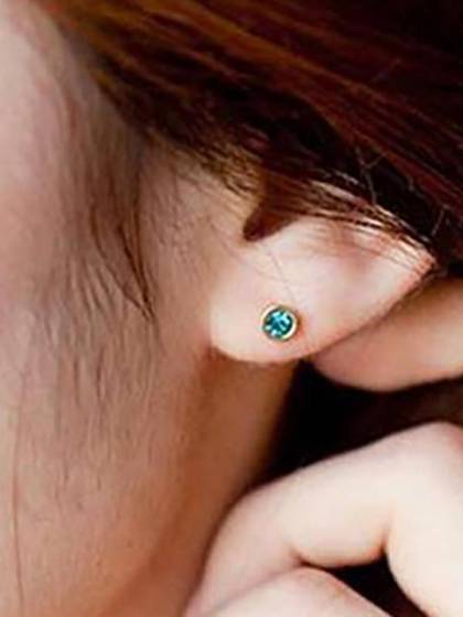 2015 New Korean Womens Fashion Jewelry Crystal Brilliant Cute Little Earrings