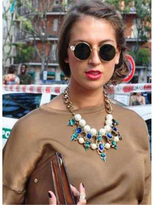 In Europe and the graceful temperament noble metal, precious stones and Pearls short statement Necklace