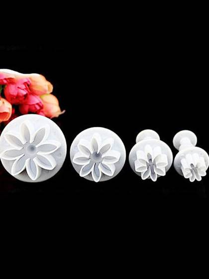 DIY Fondant Cake Decoration Tools Mold 4 Pcs/set Cute Daisy Shape Plunger Cake Chocolate Sugar Mini Cutter