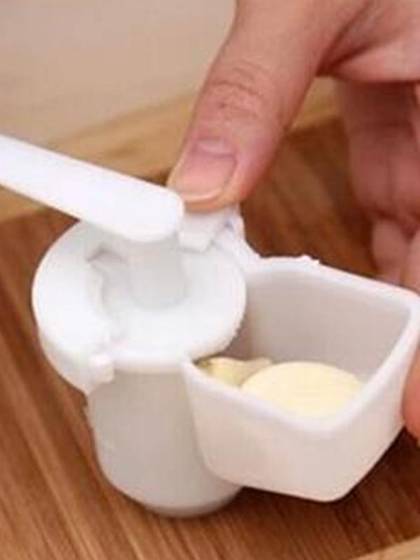 New Hot Garlic Ginger Shredder Cutter Hand Driven Handle Presser Kitchen Tool Helper