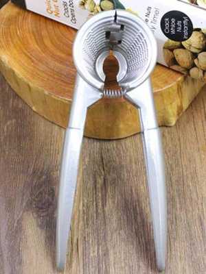 High Quality Kitchen Multifunction Metal Tool Quick Walnut Nutcracker Nuts Sheller Cracker Opener Plier